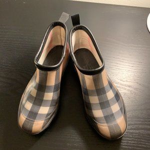 Burberry Rain Boots Sz 38 (US 7/8)